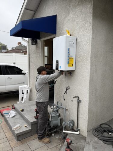 Emergency plumber in Van Nuys Gus Plumbing and Rooter Services