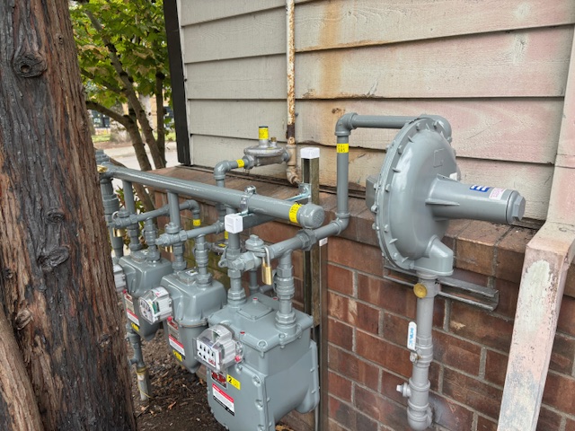 Emergency plumber in Boring Living Water Plumbing, Inc. Emergency plumber in Boring Living Water Plumbing, Inc.