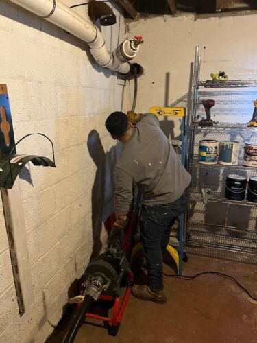 Emergency plumber in Waterbury Master Rooter: Sewer and Drain Cleaning Service