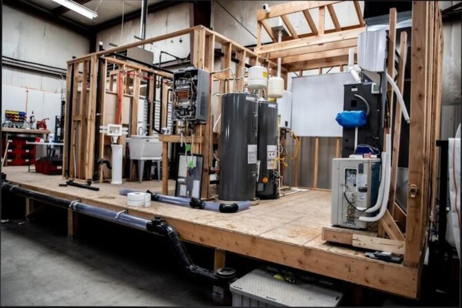 Emergency plumber in Thornton Moore Family Plumbing & HVAC Emergency plumber in Thornton Moore Family Plumbing & HVAC