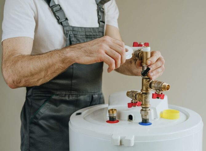 Emergency plumber in Lubbock Phil Kerr's Plumbing Heating & Air Conditioning Co. Emergency plumber in Lubbock Phil Kerr's Plumbing Heating & Air Conditioning Co.