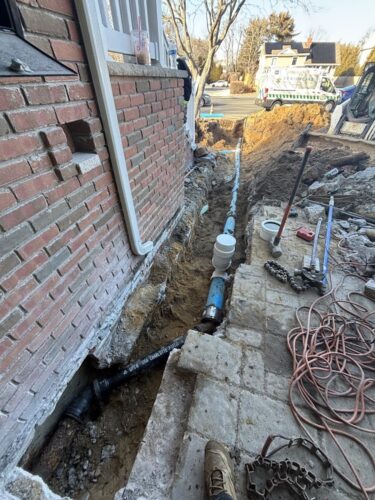 Emergency plumber in Bay Shore Rapid Response Cesspool, Sewer & Drain