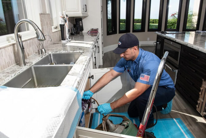 Emergency plumber in Costa Mesa Rooter Hero Plumbing & Air of Costa Mesa