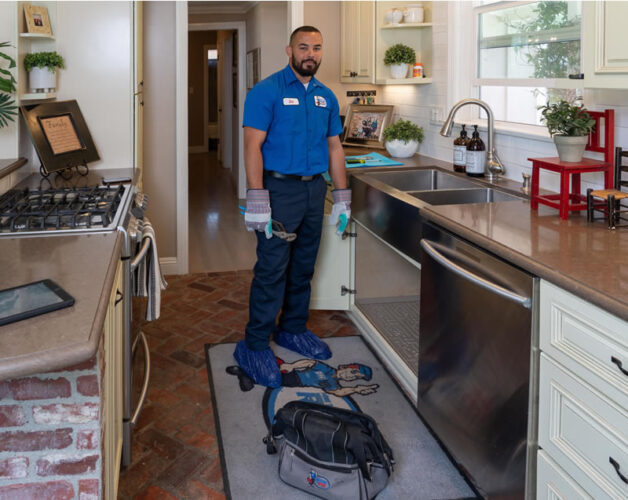 Emergency plumber in Elk Grove Rooter Hero Plumbing & Air of Elk Grove